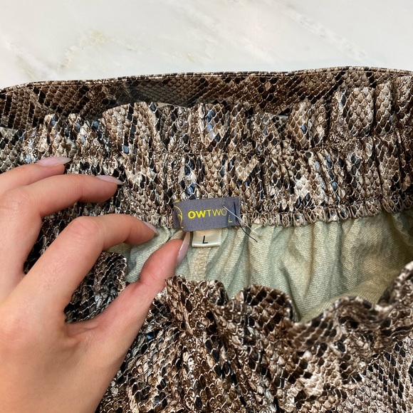 Snakeskin Shorts - Picture 5 of 6